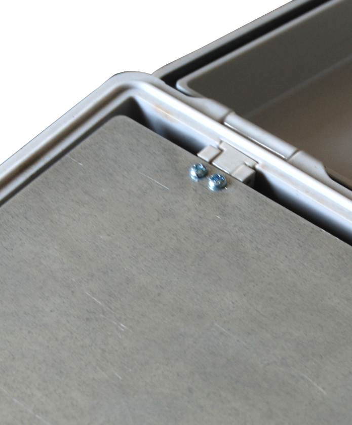 Inner plate fixing and hinge detail